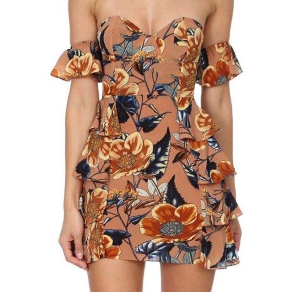 Small For love and lemons flamenco dress